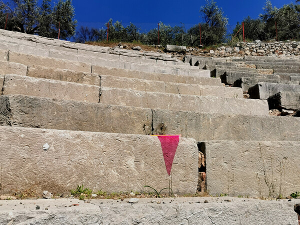 Αιμιλία Παπαφιλίππου ΙΕΡΟΙ ΛΟΓΟΙ / COVID-19 Μικρό Θέατρο Αρχαίας Επιδαύρου