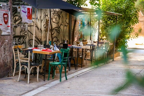  Ρακόρ: Πέρασαν δέκα νόστιμα χρόνια απ’ όταν άνοιξε το μικρό εστιατόριο του Κεραμεικού