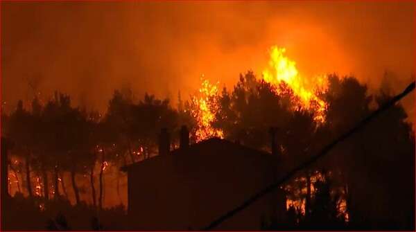 Νέα αναζωπύρωση στην Ιπποκράτειο Πολιτεία - Καίγονται σπίτια 