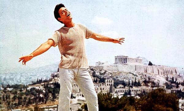 H ταινία “Summer Holiday” (1963), με τις μουσικές και τα τραγούδια των περίφημων Cliff Richard and The Shadows, είχε γυριστεί και στην Ελλάδα