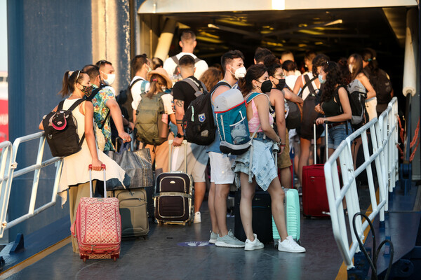 Αυξημένη η κίνηση στα λιμάνια εν όψει Δεκαπενταύγουστου - Εντατικοί έλεγχοι και ουρές