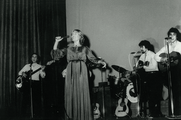 Οι συναυλίες της Μαρινέλλας στην Αλβανία, τον Αύγουστο του 1977