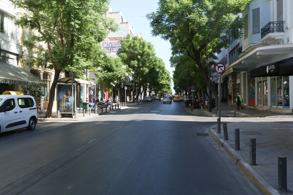 Η άδεια Αθήνα του Δεκαπενταύγουστου: Έρημη πόλη θυμίζει το κέντρο της πρωτεύουσας 