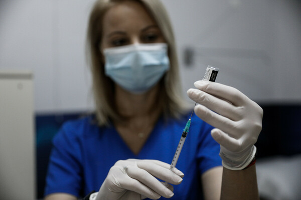 Θεμιστοκλέους: Πάνω από 11 εκατ. εμβολιασμοί στη χώρα - Αναλυτικά τα ποσοστά ανά ηλικιακή ομάδα