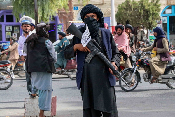 Οι κάτοικοι της Καμπούλ περιγράφουν τον «πανικό» στο Αφγανιστάν- Χωρίς κυβέρνηση, αστυνομία και κανόνες