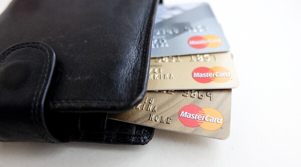 Mastercard to end magnetic strip on cards