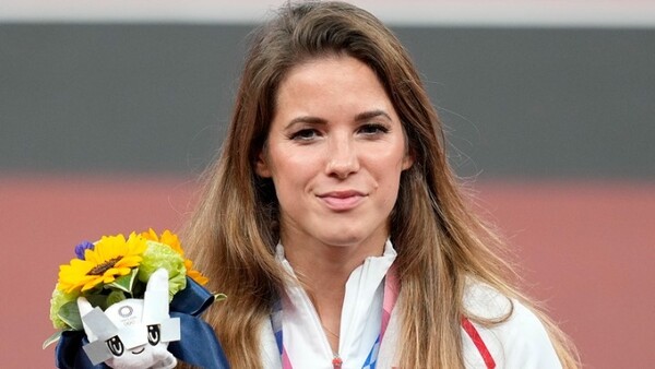 Ολυμπιονίκης πούλησε το ασημένιο μετάλλιό της για να πληρώσει την εγχείρηση ενός μωρού 