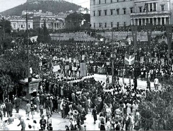 Μια βόλτα μέσα στην άδεια Βουλή των Ελλήνων