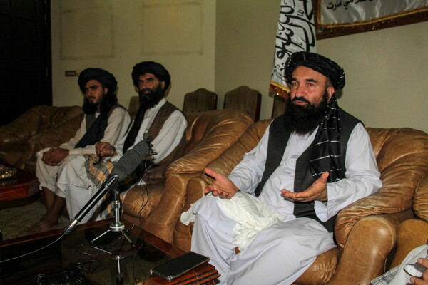 Αφγανιστάν: Οι Ταλιμπάν καλούν τους πολίτες να παραδώσουν τα όπλα τους 
