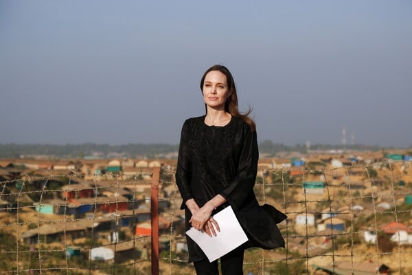 Η Αντζελίνα Τζολί έκανε λογαριασμό στο Isntagram - Για να γίνει η φωνή των πολιτών του Αφγανιστάν