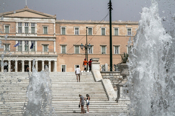 Αύριο στις 12:00 ανακοινώνονται τα μέτρα για τους ανεμβολίαστους 