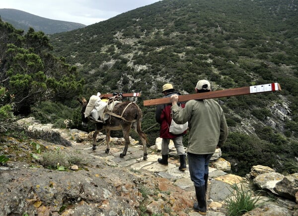 Paths of Greece: Μια ομάδα ανοίγει τα μονοπάτια που ακολουθούμε για να γνωρίσουμε έναν τόπο 