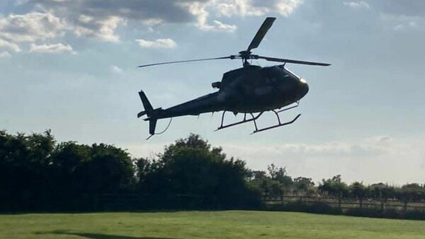 Mission Impossible: Ο Τομ Κρουζ προσγειώθηκε με ελικόπτερο στον κήπο μιας οικογένειας 