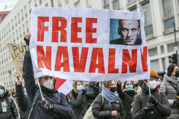 Η πρώτη συνέντευξη του Ναβάλνι από τη φυλακή: Μου ασκούν ψυχολογική βία - 8 ώρες υποχρεωτική τηλεόραση