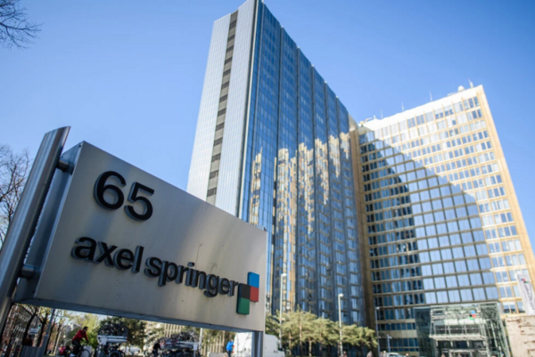 Ο γερμανικός εκδοτικός κολοσσός Axel Springer εξαγόρασε το αμερικανικό Politico έναντι 1 δισ. δολαρίων