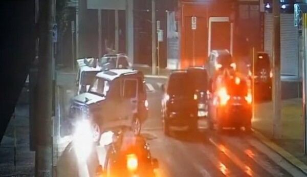 Βραζιλία: Ληστές τραπεζών έδεσαν ομήρους σε οχήματα διαφυγής, ως ανθρώπινες ασπίδες (Βίντεο)