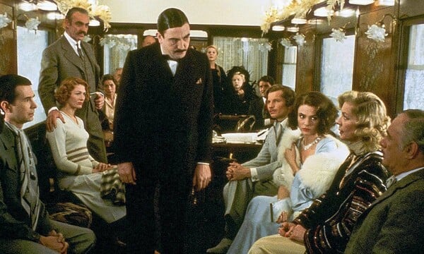 Μέσα στο βαγόνι-εστιατόριο του «Orient Express» λίγο πριν τα εγκαίνιά του στη ΔΕΘ.