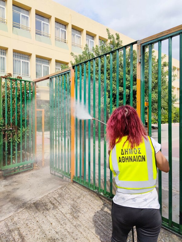 Σαρωτική καθαριότητα και απολύμανση πριν το πρώτο κουδούνι στα σχολεία - Φωτογραφίες