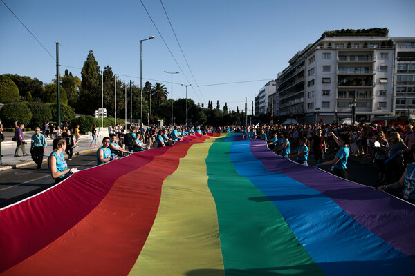 «Όλ@ διαφορετικ@, όλ@ ίσ@»- Το μήνυμα του Αλέξη Τσίπρα για το σημερινό Athens Pride