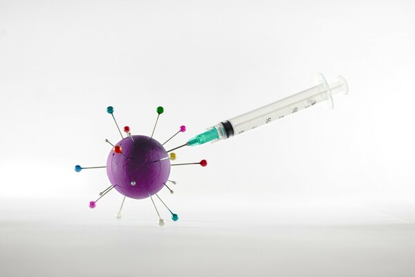 Τα εμβόλια προστατεύουν από σοβαρές μορφές της Covid-19 που συνδέονται με την παραλλαγή Δέλτα