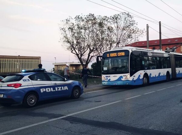 Ιταλία: Επιβάτης λεωφορείου μαχαίρωσε πέντε άτομα όταν του ζητήθηκε εισιτήριο - Σε σοβαρή κατάσταση ένα παιδί