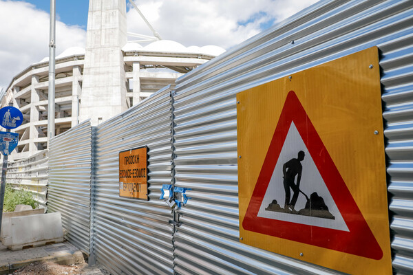 Ο Δήμος Αθηναίων μηνύει εταιρεία για επικίνδυνη εργολαβία σε δρόμο της πρωτεύουσας