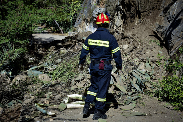 Παρνασσός: Πέντε άτομα χάθηκαν στο φαράγγι της Βελίτσας- Επιχείρηση της Πυροσβεστικής