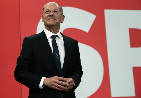 Γερμανικές εκλογές: Μικρό προβάδισμα του SPD- Τα σενάρια για την επόμενη ημέρα