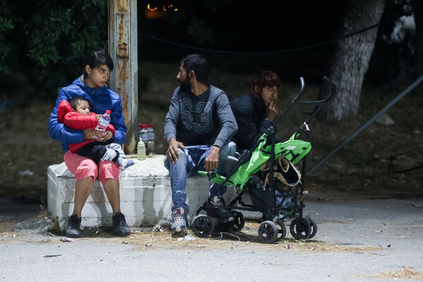 Σεισμός στην Κρήτη - Στρατός, εθελοντές και Ερυθρός Σταυρός έστησαν σκηνές για τους πληγέντες [ΕΙΚΟΝΕΣ]