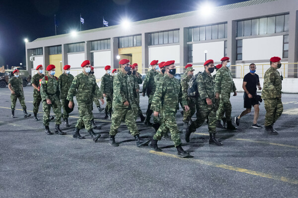 Σεισμός στην Κρήτη - Στρατός, εθελοντές και Ερυθρός Σταυρός έστησαν σκηνές για τους πληγέντες [ΕΙΚΟΝΕΣ]