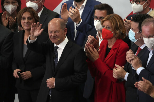 Γερμανικές εκλογές: Μικρό προβάδισμα του SPD- Τα σενάρια για την επόμενη ημέρα