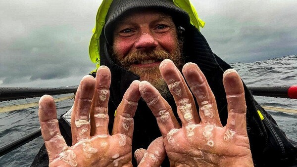 Former marine crosses unsupported the Atlantic