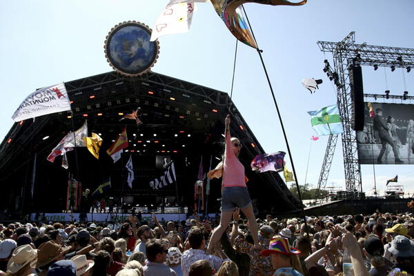 Τα ναρκωτικά θεατών του Glastonbury απειλούν τα χέλια- Κοκαΐνη και MDMA στο ποτάμι