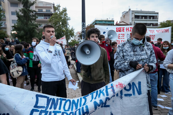 Θεσσαλονίκη: Αντιφασιστική πορεία μετά τα επεισόδια στο ΕΠΑΛ Σταυρούπολης