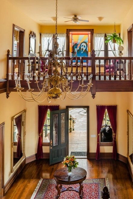 The original 'Scream' house is on Airbnb -- and you can book a stay on Halloween