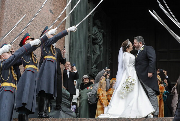 Υπερπολυτελής γάμος για τον απόγονο του Τσάρου Νικόλαου Β' στην Αγία Πετρούπολη