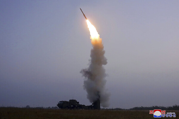 Η Βόρεια Κορέα συνεχίζει τις δοκιμές- Εκτόξευσε νέο αντιαεροπορικό πύραυλο