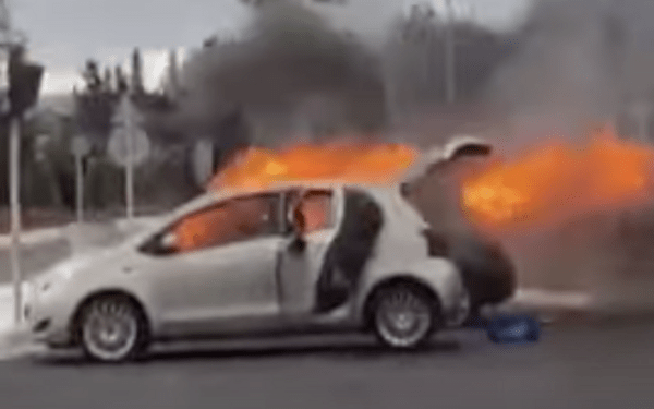 «Επεισόδια μεταξύ οπαδών» με έναν τραυματία και καμένο αυτοκίνητο στη Μαλακάσα