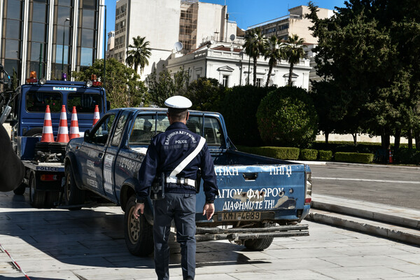 Σύνταγμα: 58χρονος αγρότης ο οδηγός που απειλούσε να ανατιναχθεί στον Άγνωστο Στρατιώτη