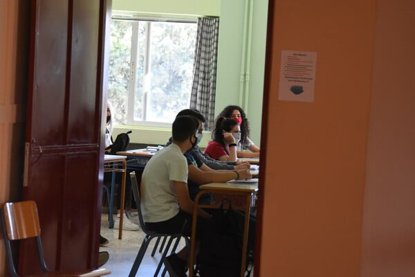 ΕΠΑΛ Κερατσινίου: Καταγγελία μητέρας για bullying στην 15χρονη κόρη της - «Της έκοψαν τα μαλλιά» 