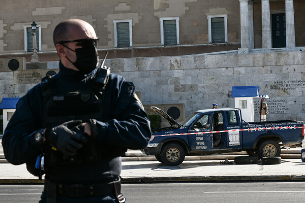 Αγρότης, 58 ετών, ο οδηγός του οχήματος που στάθμευσε μπροστά από το Μνημείο του Αγνωστου Στρατιώτη 