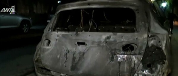 Πεύκη: Εμπρηστική επίθεση στο αυτοκίνητό της Ελένης Ζαρούλια 
