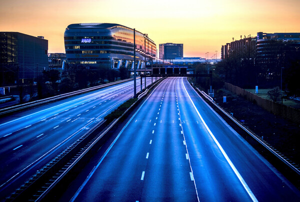 Γερμανικές αυτοκινητοβιομηχανίες λένε «όχι» στα όρια ταχύτητας στην Autobahn