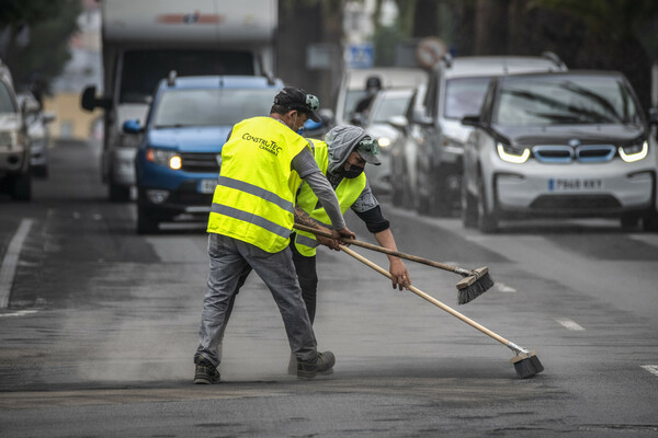 Λα Πάλμα: Έκλεισε το αεροδρόμιο λόγω της ηφαιστειακής τέφρας