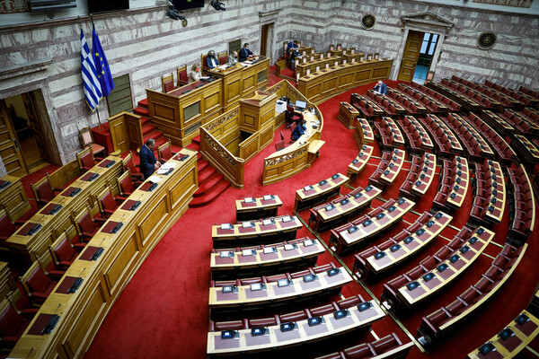 Στη Βουλή η κύρωση της ελληνογαλλικής συμφωνίας - Το απόγευμα η ονομαστική ψηψοφορία 