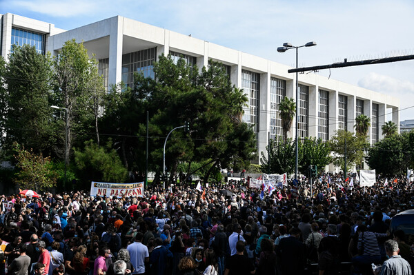 Πανεκπαιδευτικά συλλαλητήρια σε Αθήνα και Θεσσαλονίκη - Κλειστοί δρόμοι