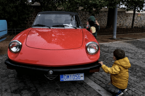 Καλλιστεία παλιών ιταλικών αυτοκινήτων στον πεζόδρομο της Ερμού