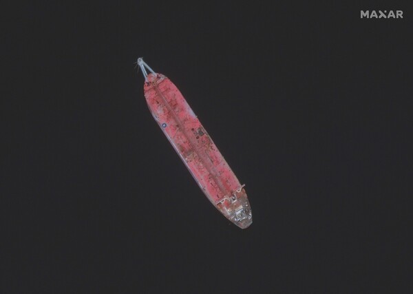 Rotting Red Sea oil tanker could leave 8m people without water