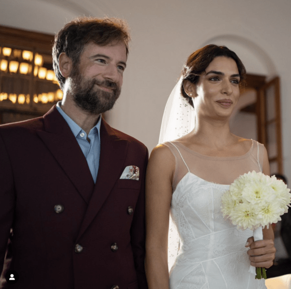 Κωστής Μαραβέγιας - Τόνια Σωτηροπούλου: Οι πρώτες φωτογραφίες από τον κλειστό γάμο στην Ύδρα