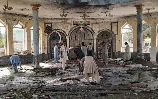 Αφγανιστάν: Έκρηξη σε τζαμί κατά τη διάρκεια προσευχής - Πληροφορίες για δεκάδες νεκρούς